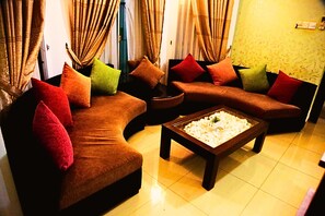 Lobby sitting area - Ared Villa (Seeduwa - Katunayake)