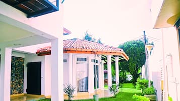 Bagian depan properti