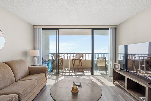 Seawinds Escape for 8! Stunning views,Seasonal Savings