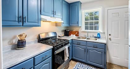 Riverwalk | Downtown | Open Kitchen