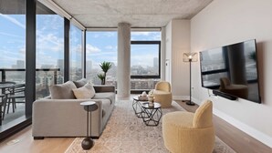 Living area - West Loop 2BR, Walk to Top Restaurants, Sleeps 5 (Chicago)