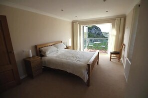 2 Schlafzimmer, Bügeleisen/Bügelbrett, Reisekinderbett, kostenloses WLAN