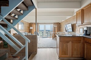 TV - Modern, Spacious Oceanfront Townhome Sleeps 10! (Ocean City)