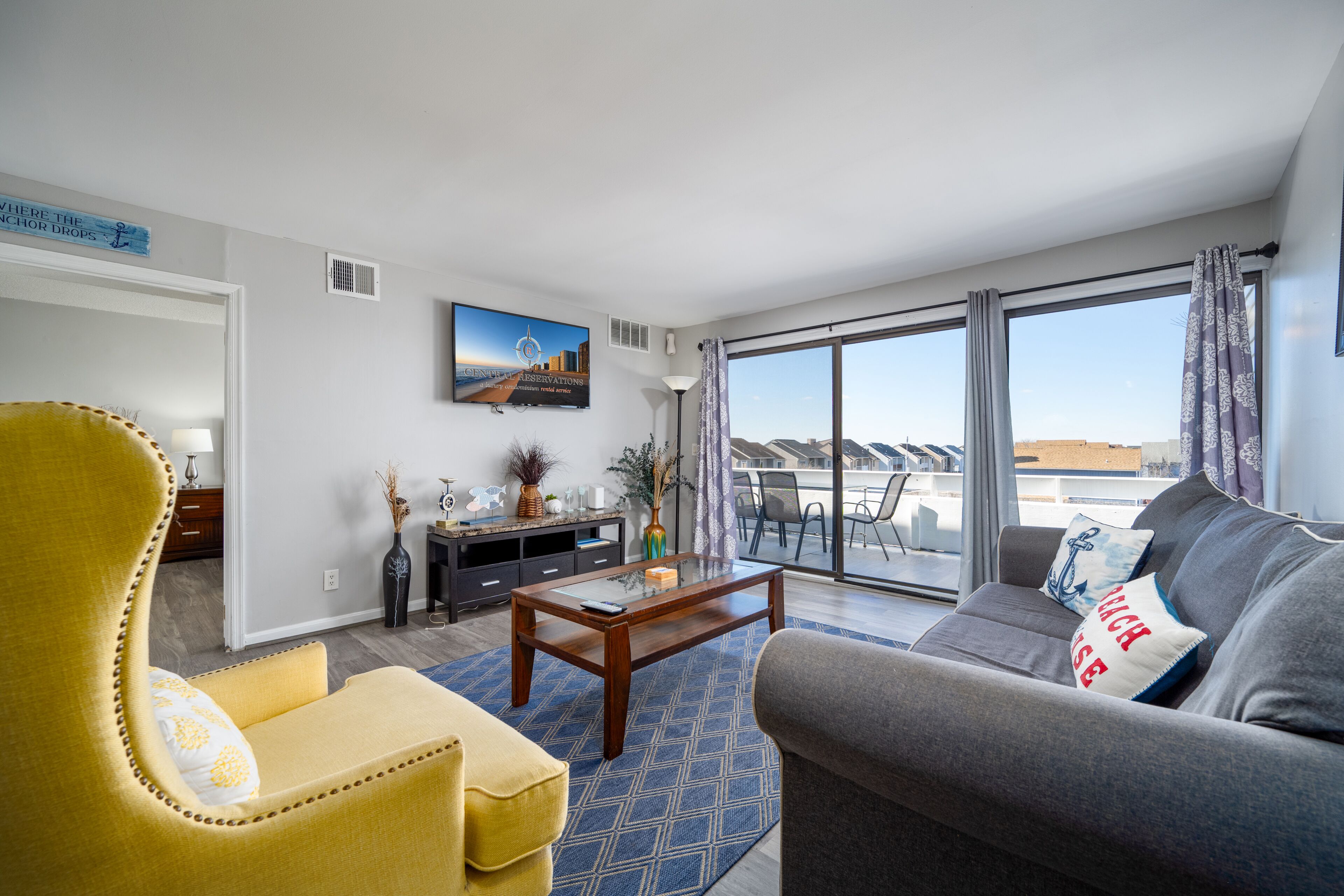 Modern condo located on a bayside canal down 32nd street