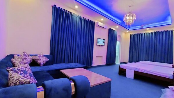 Soundproofing, iron/ironing board, free WiFi - Ghani House Guest House (Islamabad)