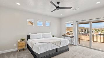 5 bedrooms, desk, iron/ironing board, WiFi