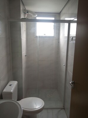 Dusche, Handtücher, Toilettenpapier
