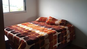 2 bedrooms, iron/ironing board, WiFi (free), bed sheets