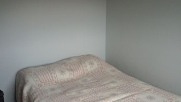 2 多间卧室、熨斗/熨衣板、免费 WiFi、床单