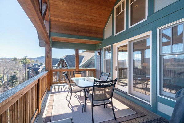 تناول الطعام بالخارج