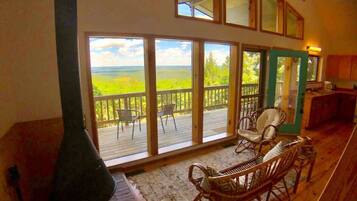 TV, fireplace, DVD player