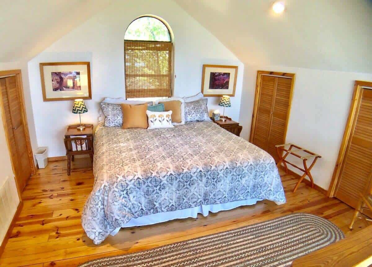 1 soverom, strykejern/-brett og sengetøy