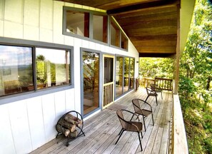 Terrace/patio - Summit Chalet, Spectacular View of the Ozarks (Eureka Springs)