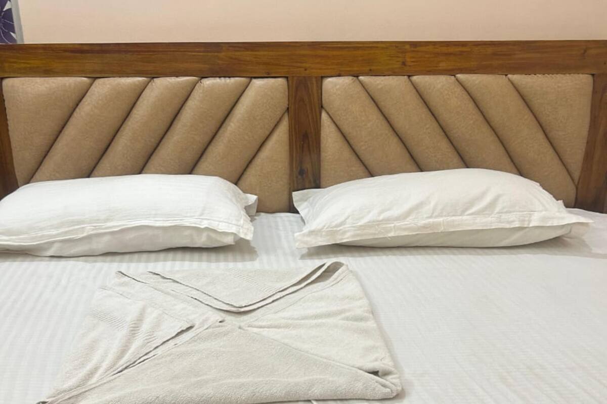 In-room safe, desk, soundproofing, free WiFi