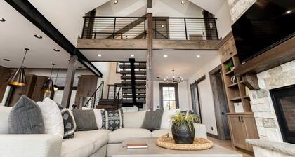 Lodge at Cutthroat Landing- 20 mins to Yellowstone+Hot Tub+FirePit+Pickleball+La