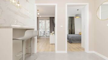 1 habitación, tabla de planchar con plancha, wifi y ropa de cama