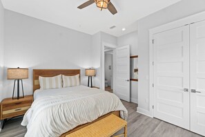 4 bedrooms, iron/ironing board, free WiFi, bed sheets - Golden Hour- Gulf front,  Private pool & hot tub, Elevator, Pet friendly, Sleeps 9 (Port St. Joe)
