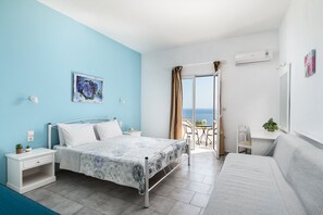 4 bedrooms, iron/ironing board, travel crib, free WiFi