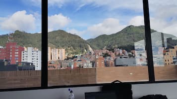 Televisor intel·ligent de 43 polzades amb canals digitals i Netflix
