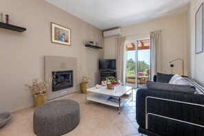 TV - Terra Rossa 2BD Holiday Home with Seaview - 3 km from Ipsos (Corfu)