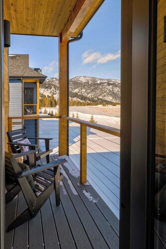 Group Stay Mini Compound by Aspects with Hot Tub