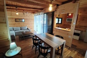 Rumah Comfort | Area keluarga | Televisi LCD 32-inci dengan saluran TV kabel