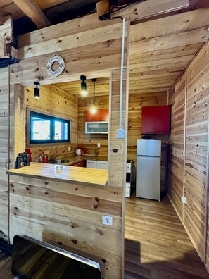 Comfort House | Private kitchen | Fridge, stovetop, toaster - Magdalena House Ada Bojana (Ulcinj)