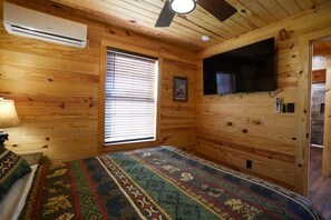 3 slaapkamers, een bureau, reisbedje, wifi