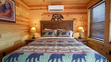 3 bedrooms, desk, WiFi, bed sheets