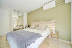 1 chambre, fer et planche à repasser, Wi-Fi, draps fournis