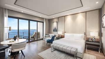 Deluxe Room Wellness Lifestyle | 1 bedroom, minibar, in-room safe, laptop workspace