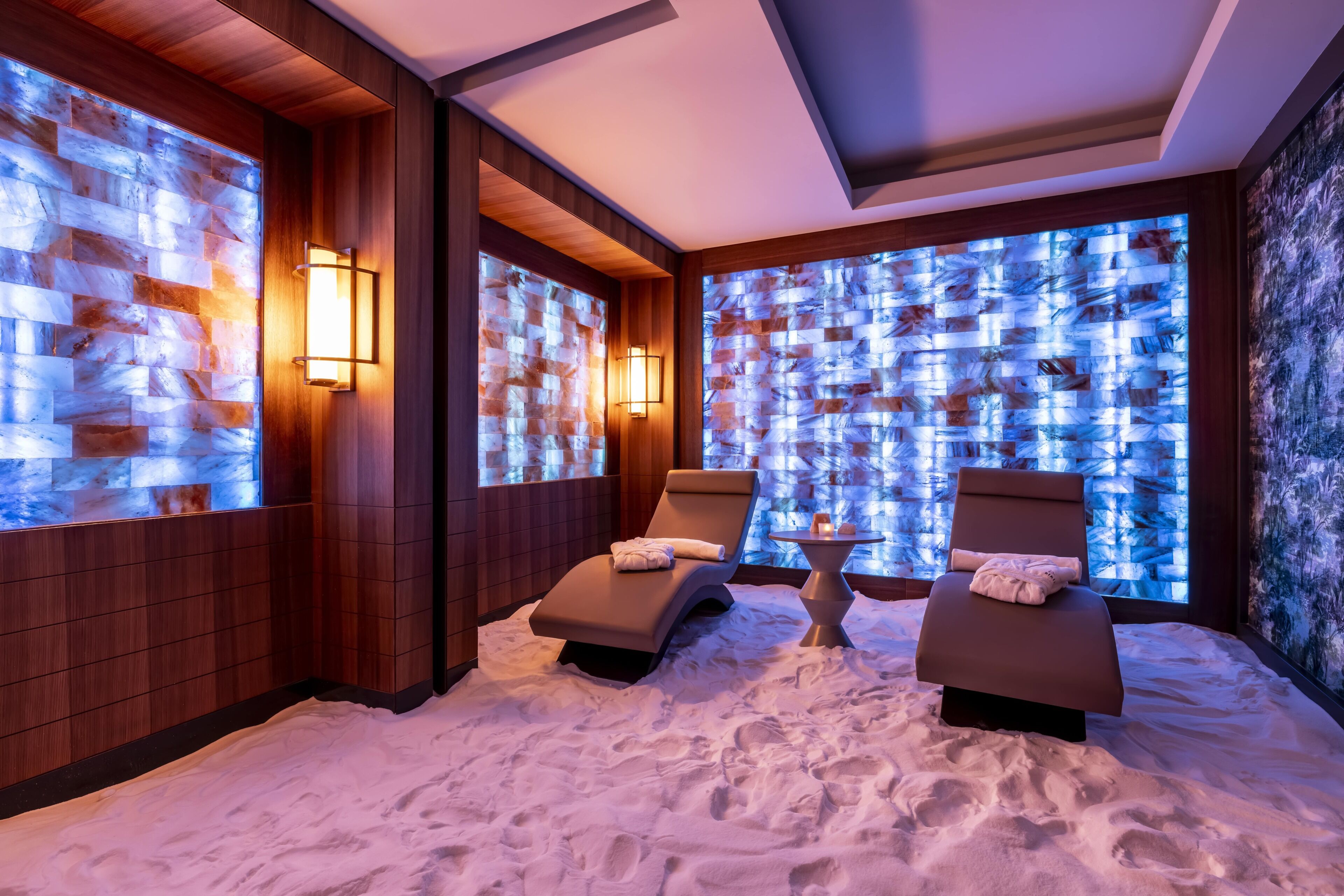 Minibar, in-room safe, laptop workspace, blackout curtains