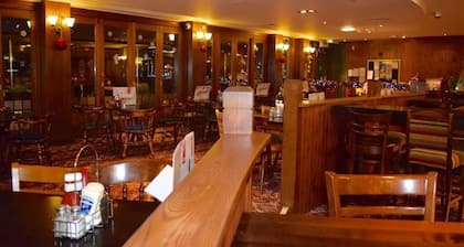 The Golden Acorn By JD Wetherspoon