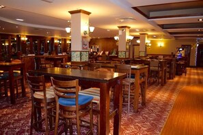 Bar (on property) - The Golden Acorn By JD Wetherspoon (Glenrothes)