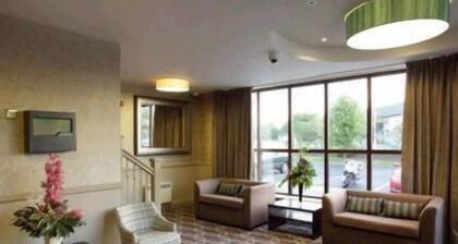 The Golden Acorn By JD Wetherspoon