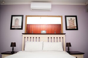 Standard Double Room, Ensuite | Individually decorated, desk, laptop workspace, iron/ironing board - Ekhaya Lodge (Pietermaritzburg)