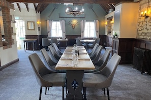 Restaurant - The Village Inn (Swindon)