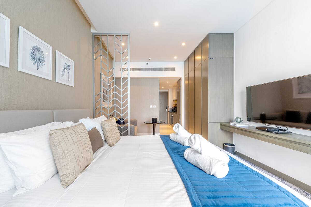 1 bedroom, in-room safe, iron/ironing board, free WiFi