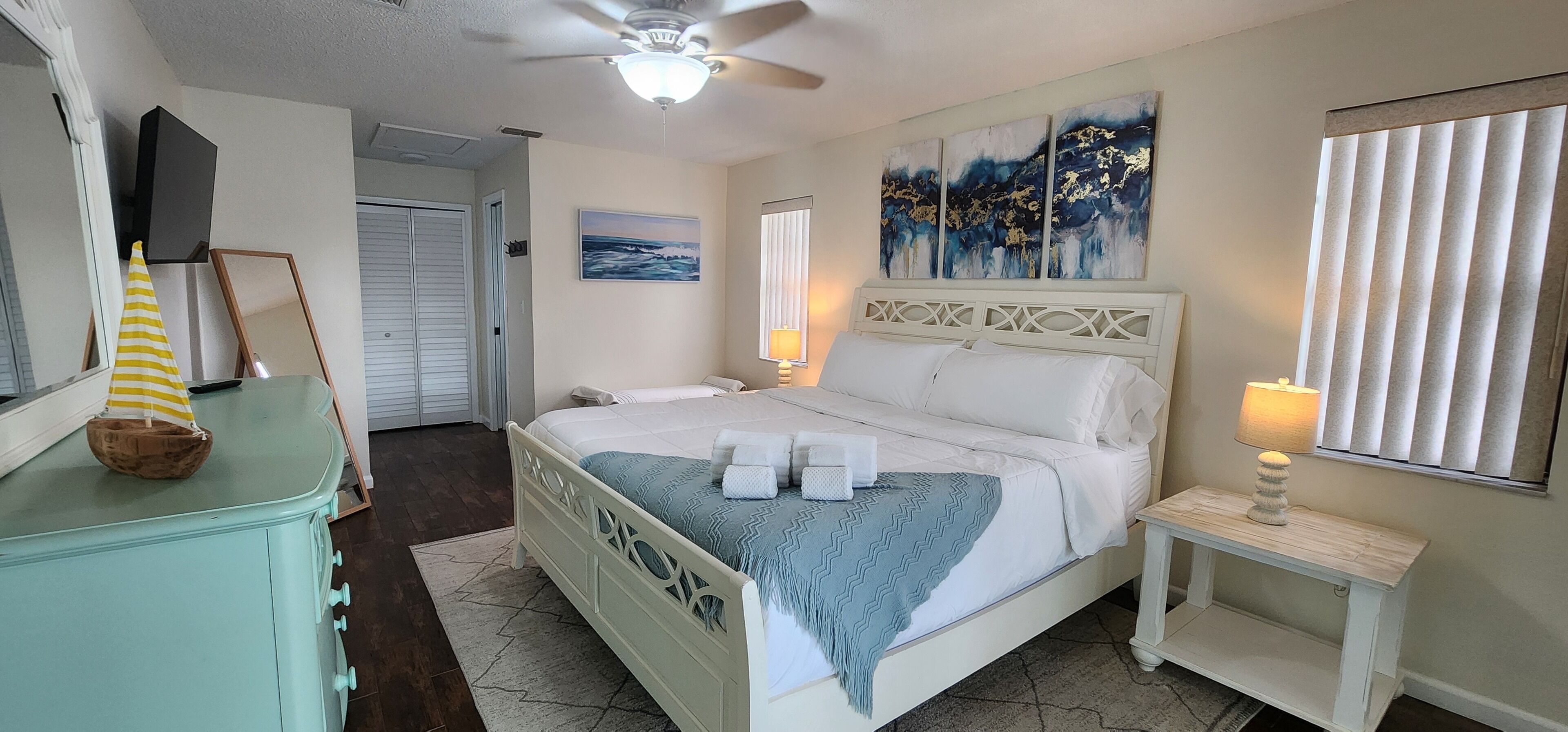 2 chambres, fer et planche à repasser, accès à Internet, literie fournie