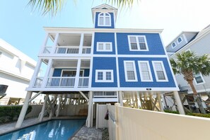 Pool - 7 BR Oceanfront House with Heated Private Pool in Garden City! Out of Office (Garden City)