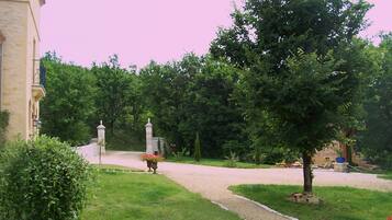 Enceinte de lâhĂ©bergement