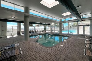 Innenpool, beheizter Pool