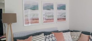 Smart TV, video games - Perfect Beach House by the Sea🐚 Views. Fab Decking. Pet Friendly. Boutique 🤍 (Borth-y-Gest WALES)