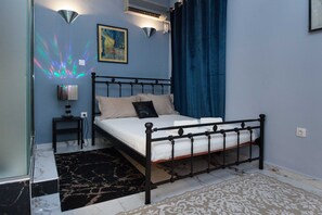 Studio | Free WiFi - Modern Athenian City Center Studio (Athens)
