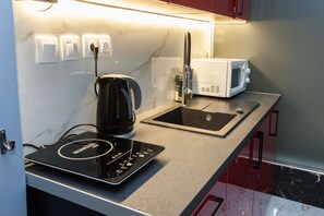 Studio | Private kitchen | Mini-fridge, microwave, toaster, cookware/dishes/utensils - Modern Athenian City Center Studio (Athens)