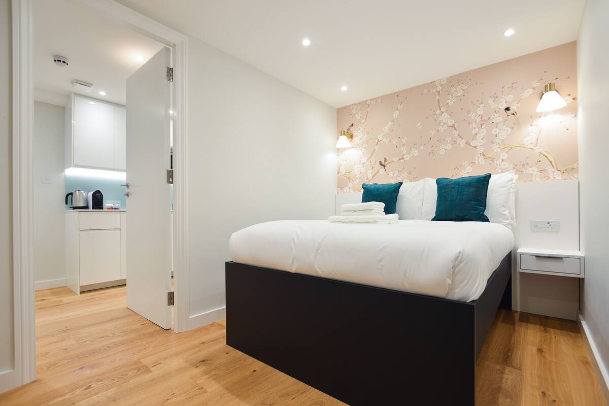 Standard Studio Apartment | 低刺激性寝具、アイロン / アイロン台、WiFi (無料)