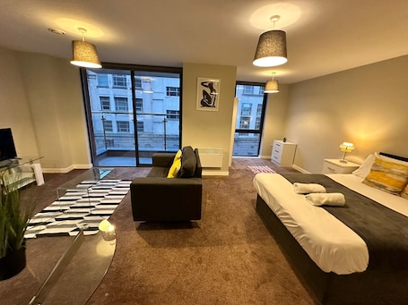 1 bedroom, laptop workspace, iron/ironing board, free WiFi