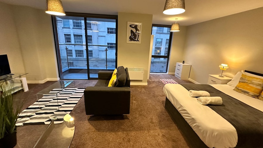 Adelphi Wharf Apartments by Beehosting