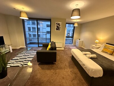 Adelphi Wharf Apartments by Beehosting