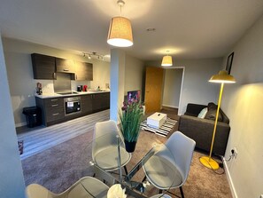 41-inch Smart TV with cable channels, Netflix, streaming services - Adelphi Wharf Apartments by Beehosting (Salford)